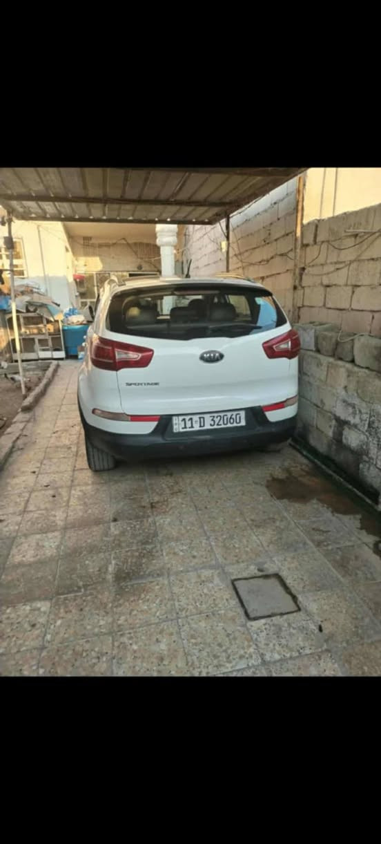 كيا سبورتاج للبيع موديل 11 خليجي هو المواصفات فول مواصفات من عدا البصمه سياره على وضع سياره على وضع الشركه بيع او مراوس سعرها 137 ورقه وبيها مجال ***********
