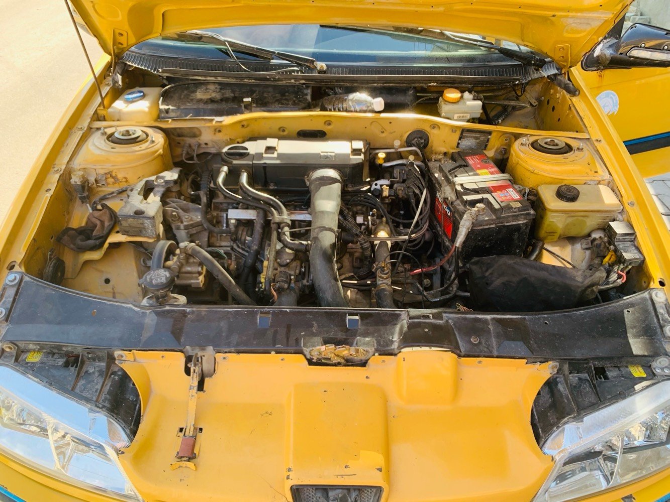 بيجو بارص موديل 2013 مكانها نحف
رقم قادسية دولي مصفرة هئية وغرامات
اخياس مثل ماواضح بلصورة هستوني معمرهن ويحتاج فقط صبغ حدادية جديدة مشط استيرن جديد فرم ممه جديد
مكينة وكير تخبل ترايك للبصرة وتجي واني خادم
مضروبة بجم و تحتاج بوليش تخم تاير امامي جديد ويل نظيف السيارة بحاجة تبديل فلنجات 
السعر 28 وبي مجال 