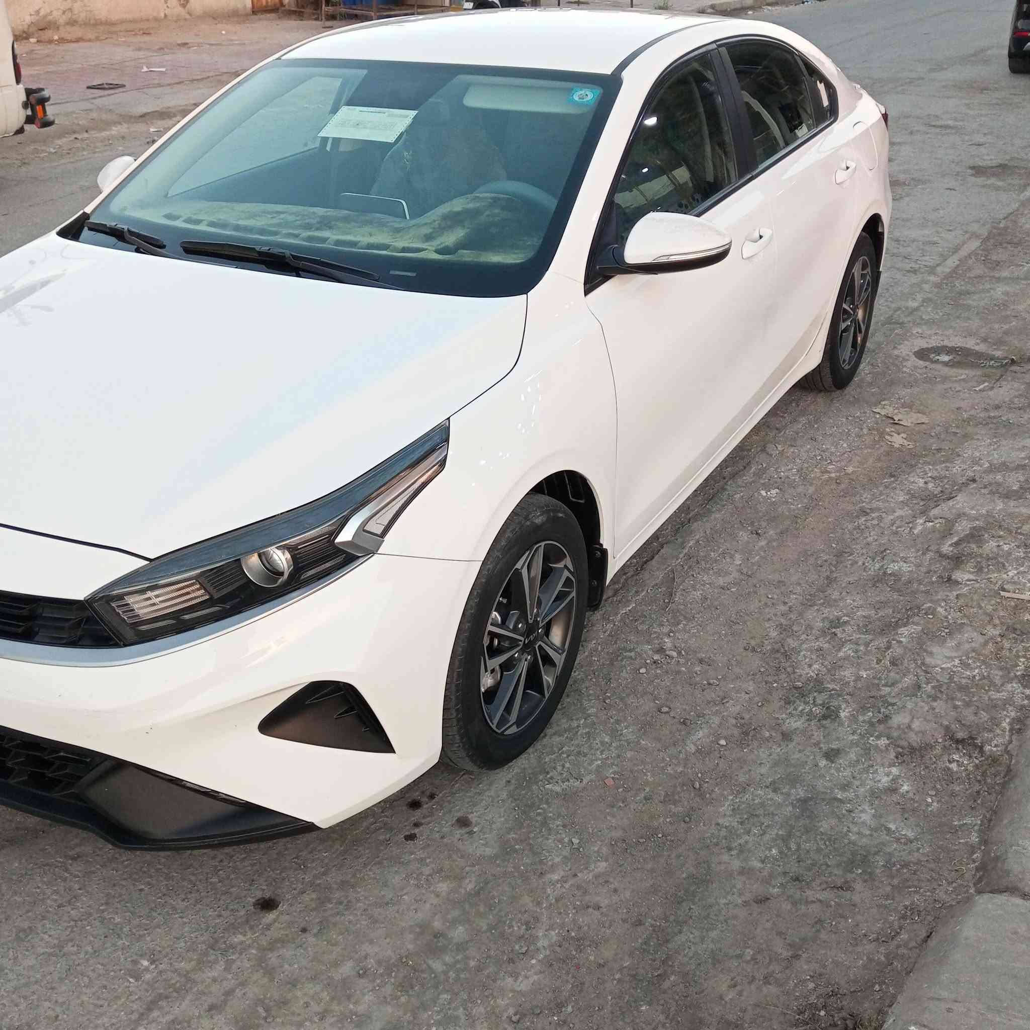 سيراتو موديل 23 مكفولة محرك 2000  رقم موبايل ***********
