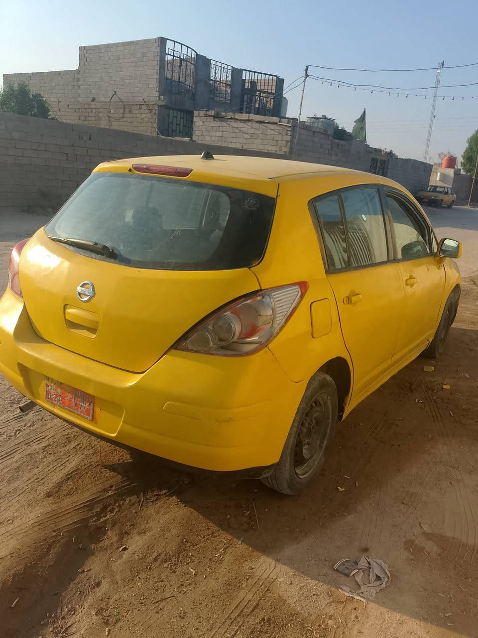 سلام عليكم نيسان تيدا 2009  رقم احمر راعيها موجود تحويل مباشر ماعليها غرامة.  مكينه جديده كورلا  السعر 25  مكاني البصرة اتصال فقط ***********
