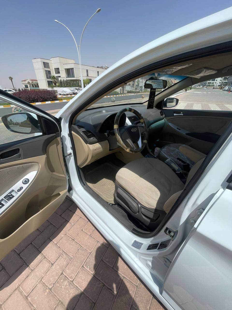 هۆندا ئەکسنت ٢٠١٢ 
سەنەوی تا ٢٠٢٩ تازەیە 
گێڕ و مەکینە بە شەرت 
٩٤ گەڵا و مەجالێکی کەم
بەس فرۆشتنە گۆڕینەوە ناکەم  
***********
*********** السليمانية, العراق
