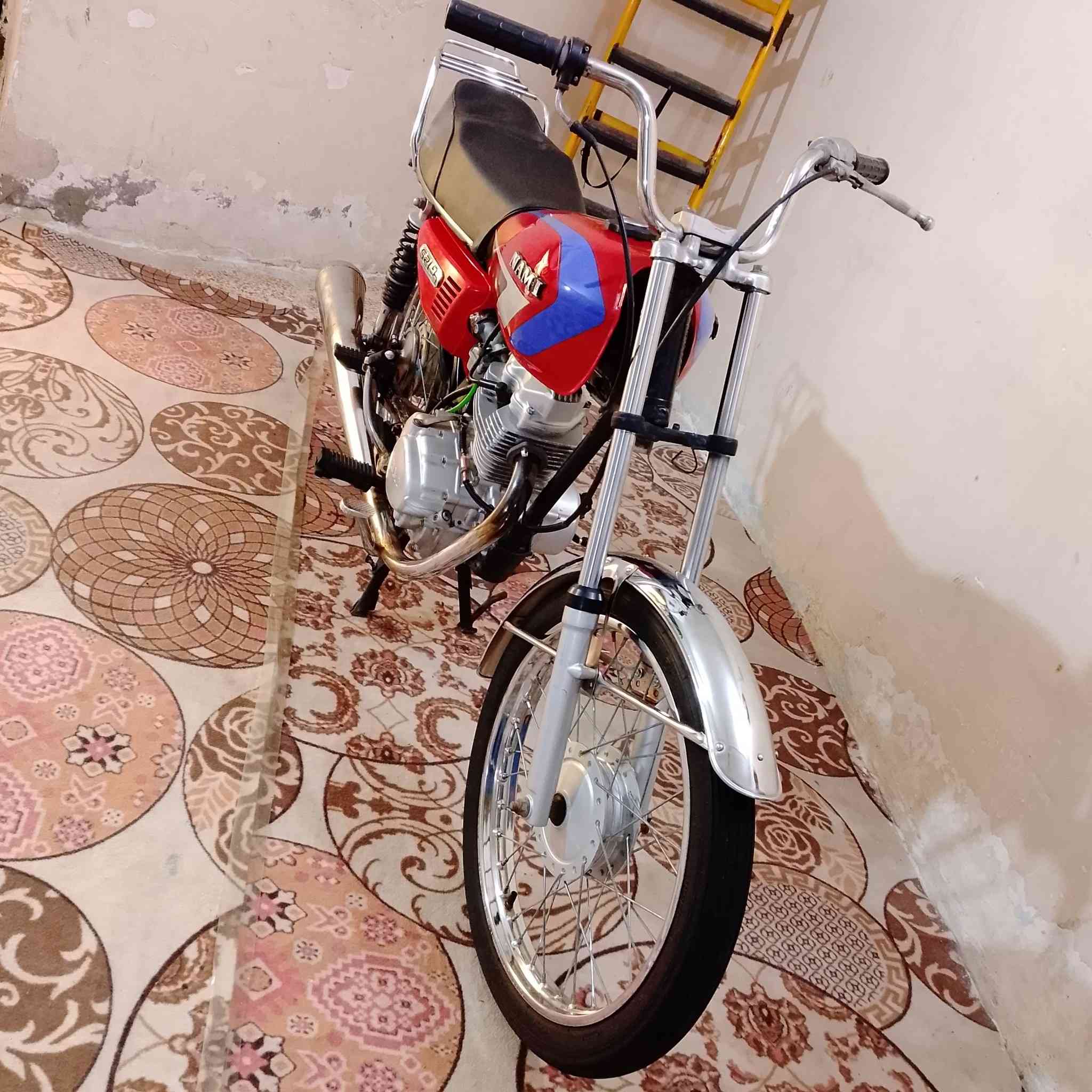 السلام عليكم للبيع دراجه نامه شلامجه الاصلي دراجه نضيفه كلش محرك ناعم مامفتوح السعر 550 مكانهه البصره للاتصال على الرقم 
***********
