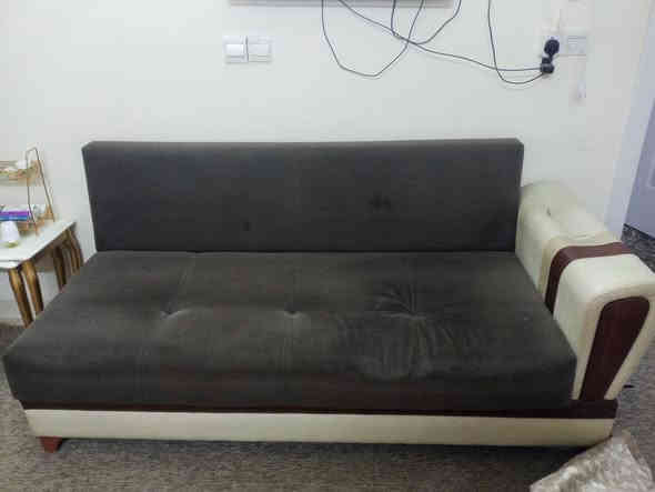 سلام عليكم تخم قنفات لبيع مستخدم مابي عيب بس دوسه سعره ١٥٠ وبي مجال ***********
