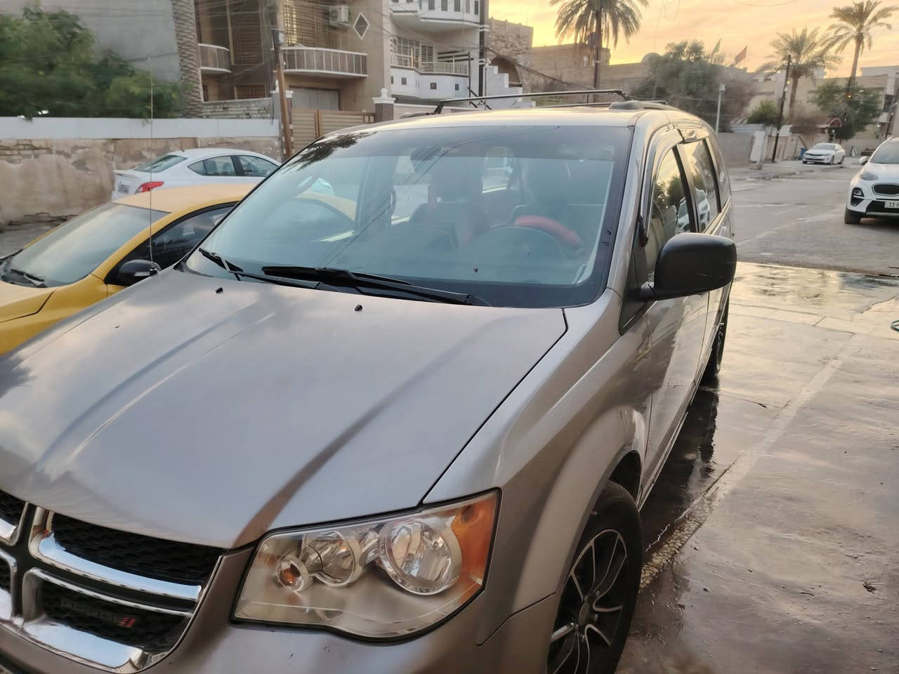 سيارة دوج كرفان 2018 للبيع
الرقم ديالى

التبريد ثلاث قطع

السيارة نظيفة

مكان السيارة بغداد المشتل

السعر ١٤٨ ورقة وبيها مجال بسيط

للتواصل.

***********
