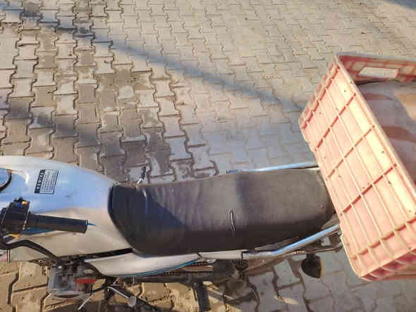 دايون موديل 17
نضيفه شغاله هندر كهرباتها كلها شغاله بس عوزها باتري

نضيفه وياها اتوراق ثالثة مال وكيل مكتابه بسمي ماندل راعيها ابيعلك مكاتبه بس سعرها 350الف اتصل على الرقم او خاص ***********
