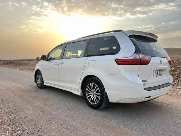 سلام عليكم تيوتا سينا البيع
موديل 2018 كلين

مواصفات XLE

ماشية 100الف ميل

سيارا مال بيت

سيارا حيل نضيف

سعر 285 مجال مكان زاخو

رقم الهاتف ***********

رقم زين ***********
