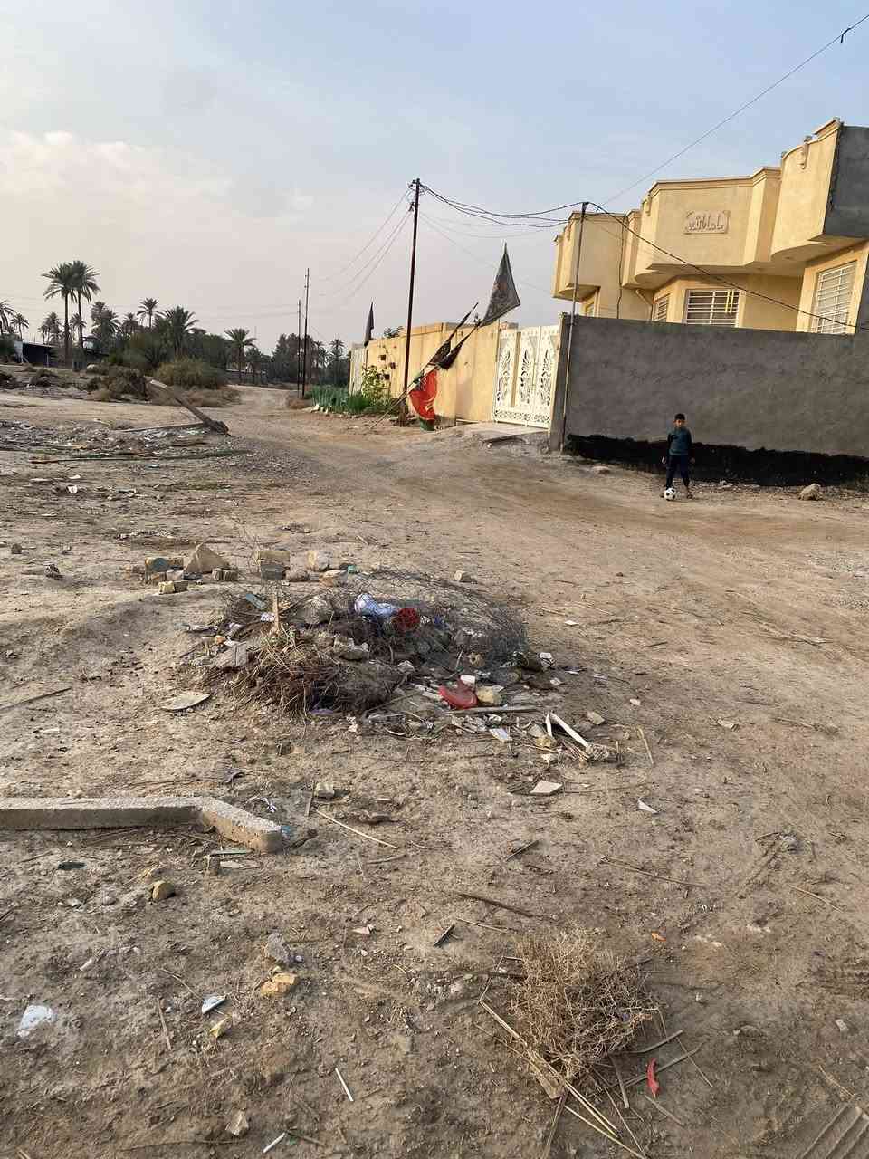 قطعة 400متر سند 25 تبعد عن الشارع العام للعلوية شريفة (ع) 150 متر واجه13 ونزال 30  تحويل مبارشر للاستفسار ***********
