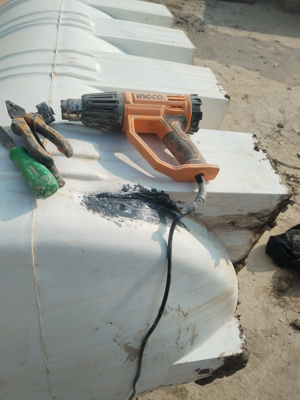 مصلح مقطورات كوي من الداخل والخارج مع الضمان *********** واتساب اجيك للباب البيت مكاني ميسان @إشارة
