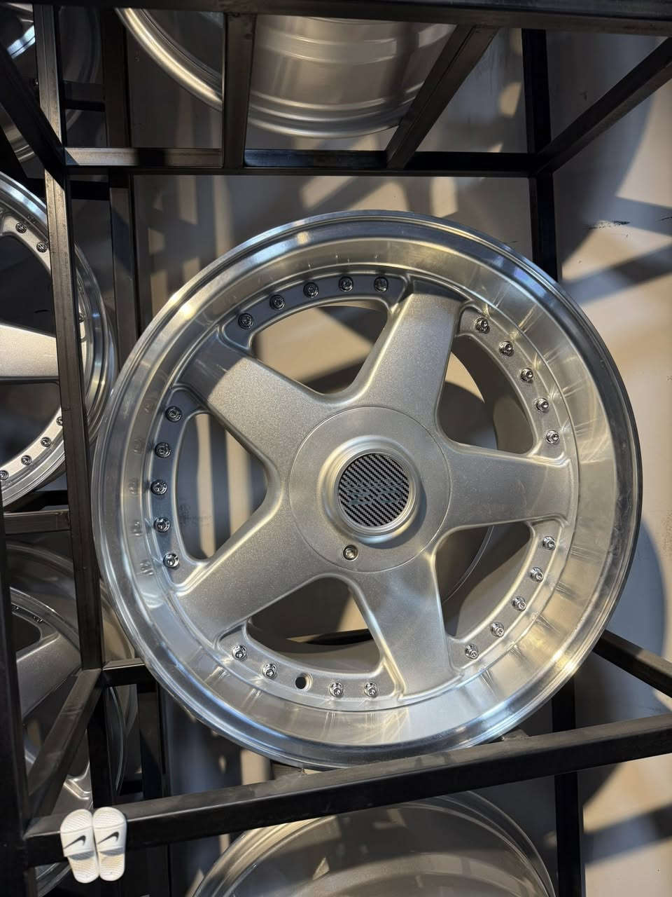 ويل كب حجم 17 تو سايز OZيرهم  مرسيدس للبيع ومراوس
السعر: 330 دولار وبي مجال
الموقع: بغداد – حي العامل – شارع 7 نيسان
واتساب: ***********
متوفر توصيل
