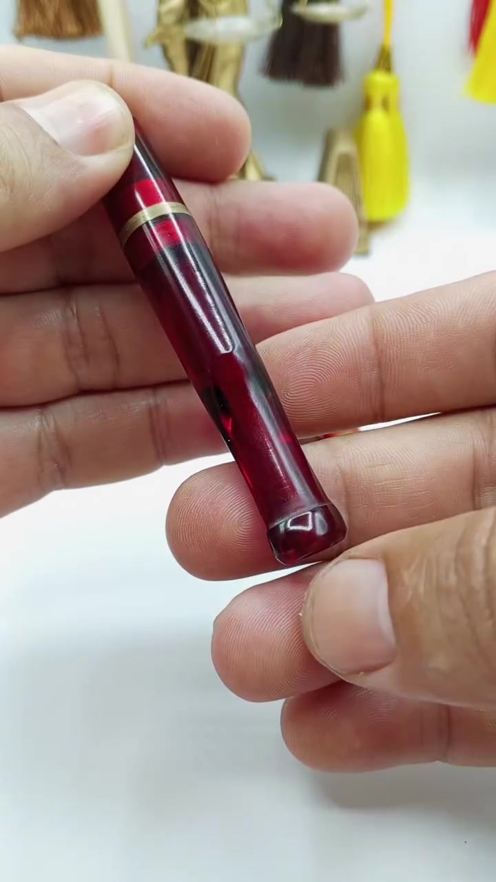 ..لعشاق القطع المميزة والمختلفة ..3..قطع مشارب جكاير.

.. سندلوس ألمانيات أنتيك شغل يدوي مطعمات بنحاس .

..يتفصخ المشرب يصير قطعتين ويتنظف بعدالاستخدام.

..طول المشرب كامل..82..ملم..عرضه..10..ملم.

..المهتم يتفضل خاص ويدلل..


**إذا كنت صاحب هذا الإعلان وتريد حذفه لأي سبب، رجاءا أرسل رسالة إلى الدعم الفني**