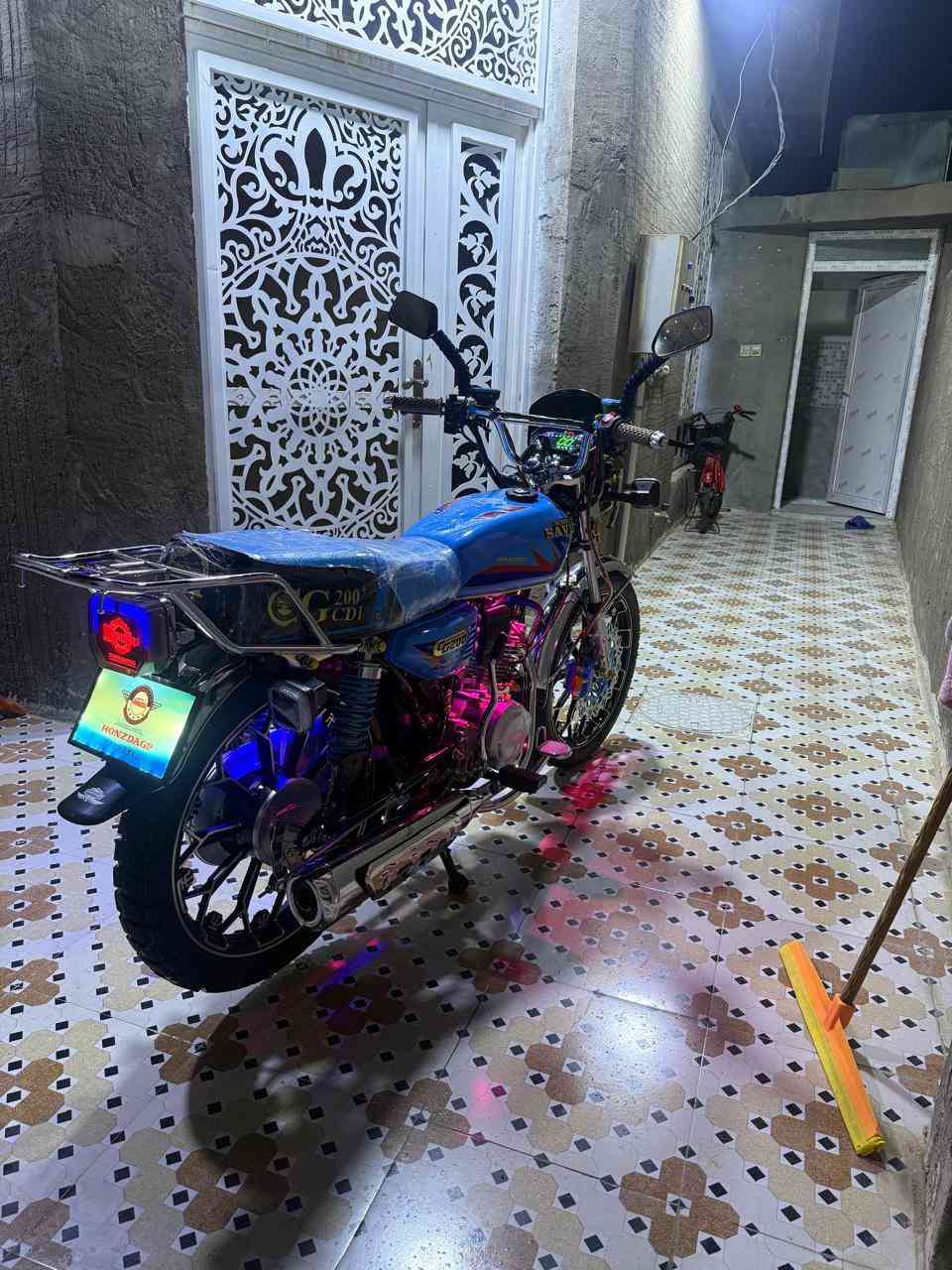 يالله بسم الله الرحمن الرحيم ً موطور إيراني موديل 2025 ‏محرك 200✈️￼بعده شركه السعر 900 وبي مجال المكان الرمادي الخمسه كيلو الشراي يتصل علا هاذا الرقم ***********
