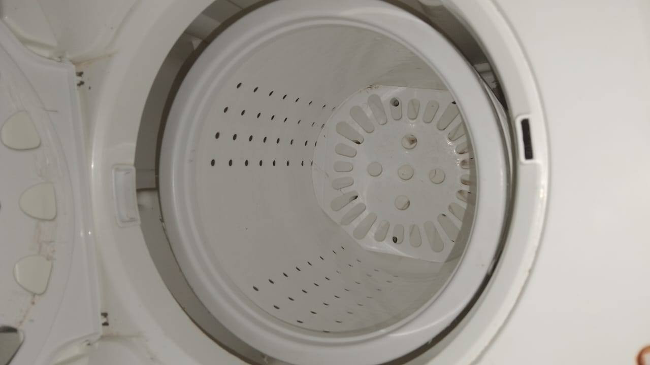 السلام عليكم عندي غساله عاديه حجم كبير تغسل حته بطاطين للبيع تجفيف واكف ويرادله بس غايش رقم الهاتف ***********
