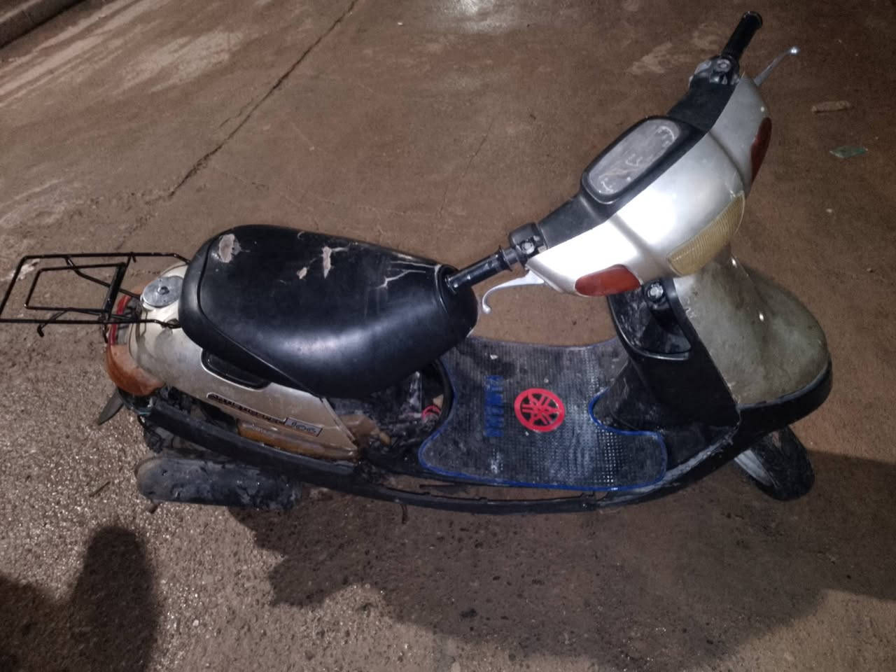 موطور بوتين بس الهندر خارط شغال بس اببعو فحم فحم فحم سعر 100وبي مجال حك جيه


**إذا كنت صاحب هذا الإعلان وتريد حذفه لأي سبب، رجاءا أرسل رسالة إلى الدعم الفني**