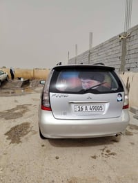 للبيع گراندس قرش /، 2008 7 راكب  سياره جاهزه من كلشي فقط التبريد سنويه...