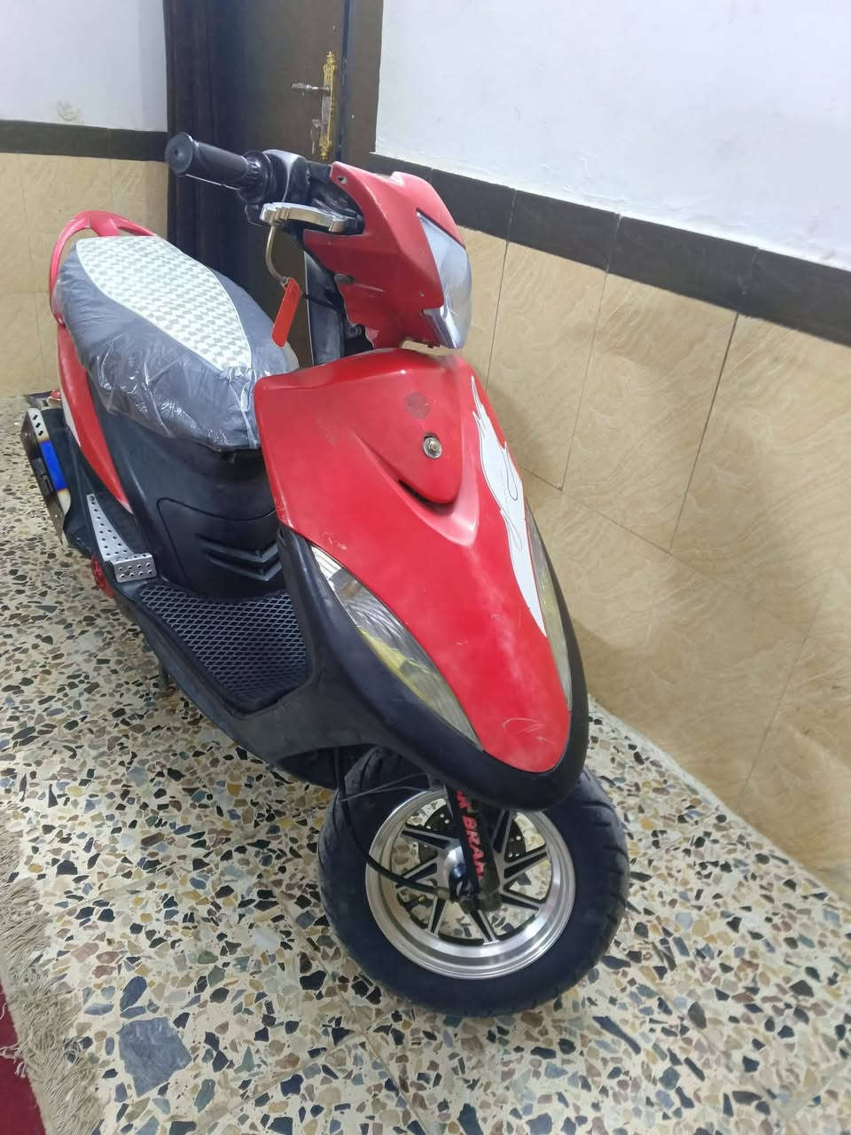 سلام عليكم دراجه ماكس عدله للبيع العنوان نجف السعر 625 وبيها مجال للشراي للتواصل ***********
