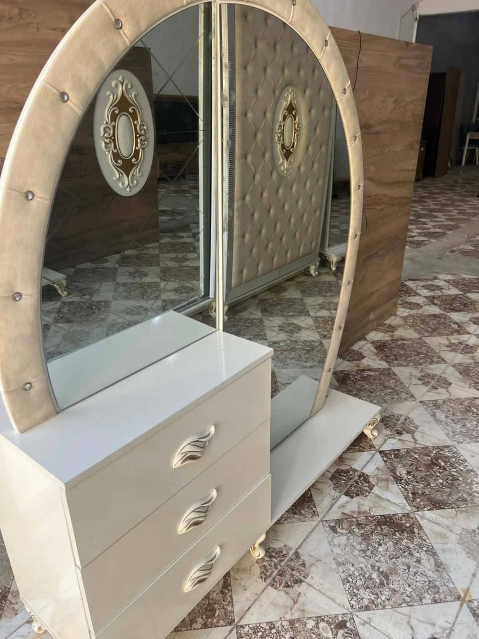 غرفه تركي البيع العنوان بعقوبه المفرك  اتواصل وتساب +964 771 128 2401
