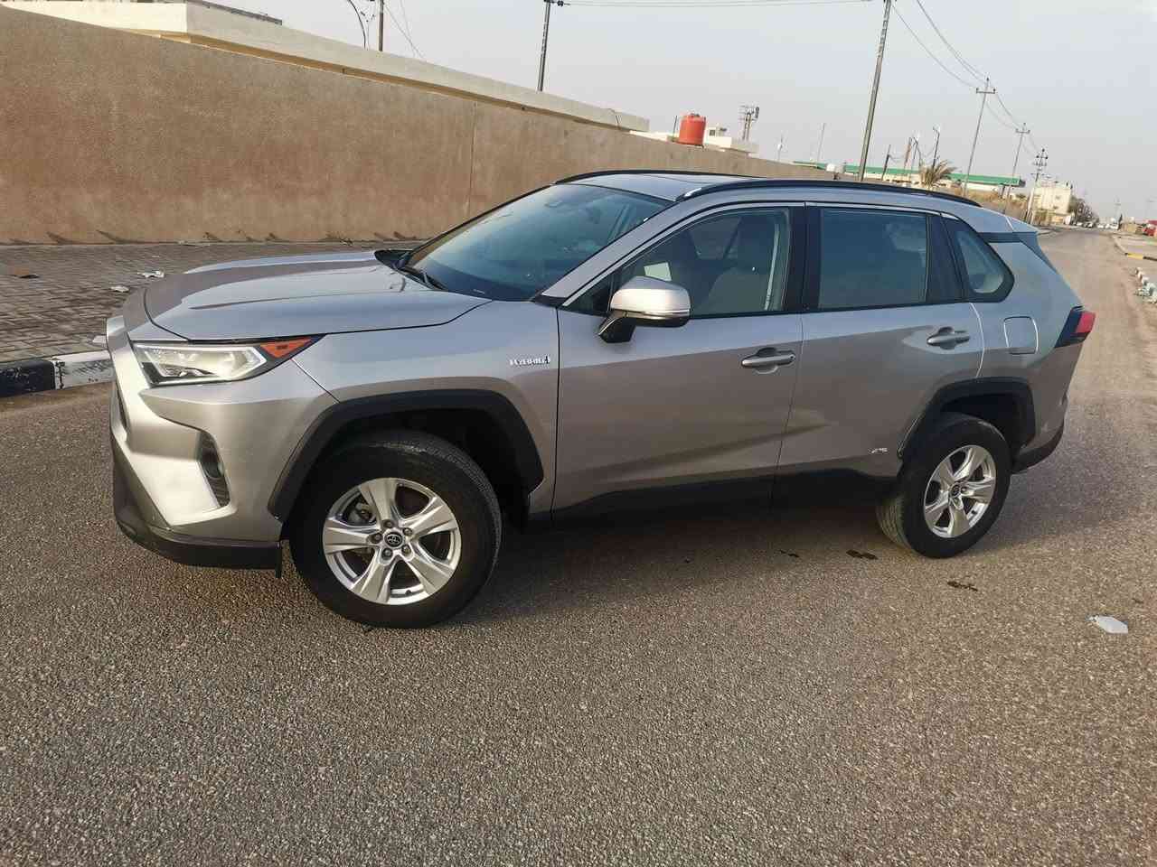 🔴🔴للبيع فقط🔴🔴
RAV4✈️
الموديل::2021
المواصفات::XLE
هايبرد🔋
فتحة سقف
باب خلفي كهربائي
رادارات خلفي امامي ونقطة عمياء
فور ويل
وبعد هواي مواصفات 
الضرر::بابين مبدل وصبغ جاملغ خلفي (جهة السايق)
الممشى::14 الفmi فقط
[[البجم كبس]] 
تشغيل عن بعد 
وارد امريكي 🇺🇸
الموقع::البصرة  
السعر::185وبي مجال 
للاستفسار::***********
