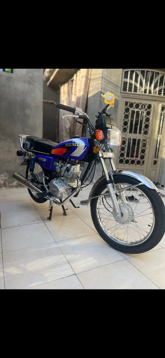 السلام عليكم 
ناما 2025 صار فتره قليله من طلعته من الوكيل 
الدراجه كله بلاد من البرغي للبرغي 
الدراجه اوراق واني طلعته من الوكيل 
مكينه ابد ممفتوحه 
الدراجه خرسه عل وضعية البلاد 
كهربائيات كله شغاله هندر واحد 
مكاني بابل حله شارع 60 
السعر 725 وبيه مجال قليل 
للاستفسار ***********
