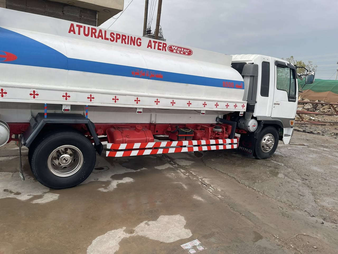 السلام عليكم انكر للبيع موديل 94 سياره 
حوضيه بالسنويه رقم انكليزي بسمي تخم تاير حداديه 
كهربائيات كله جديد. مكينه 70جديده لاتبخير ولا تنقيص 
سياره مكفوله من كلشي 
للسفسار ***********
