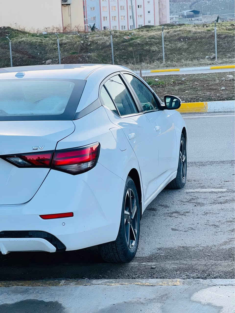 نيسان سەنترا ٢٠٢٤
مواسه فات SV
شاشه كهوره و كاميّره
كاريلهى و ئاندرويد ئوتو
به سمه
رادارى پيش و دوا
رادارى لاكان
توتو ستوّب بيّشهوه و دواوه
دنيايهك مواسه فاتى تر
٣ پارچەی پێوەیە ٢ یان کلێرە  كيّر ومه كينه وكاره باياتى به شهرت ٢٧ مایل  رويشتووه
هيج كيشهيه كى تيدا نييه و ديناريك مه سرهفى تيا نييه
٤ تایەی نوێیە
***********
١٣٦ رانية, السليمانية
