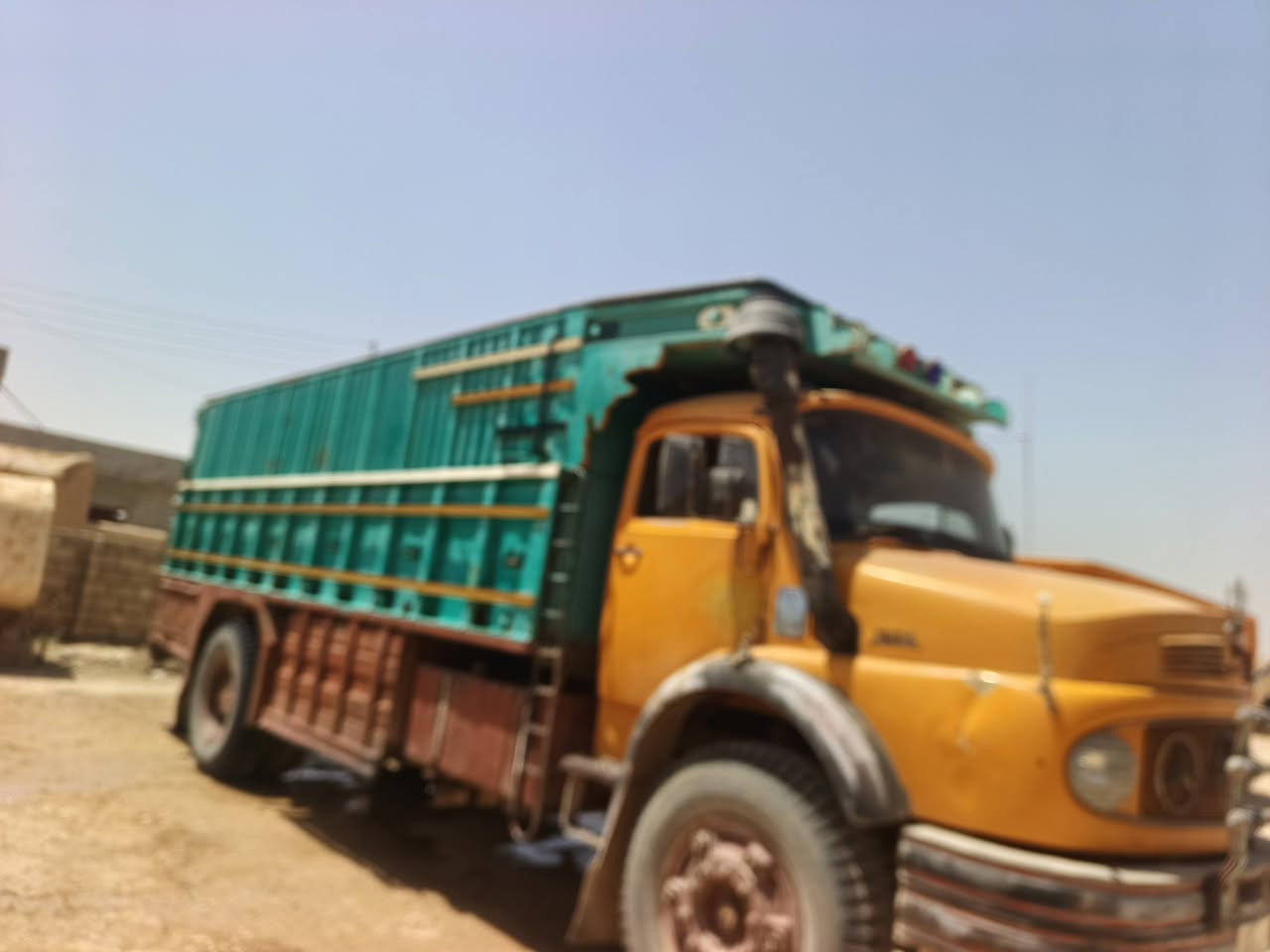 السلام عليكم بدي للبيع الطول 6و10 االعنوان الموصل السعر على الخاص رقم الهاتف *********** .***********
