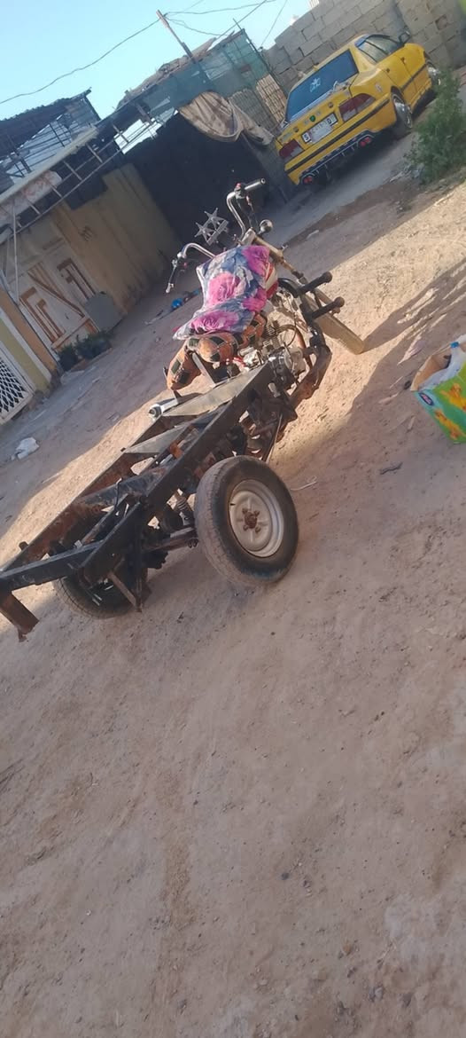 سلام عليكم  عندي ستوته البيع كلك  بيه لحيم بل ركبه  المو شراي لا يخابر موجود بس واتساب *********** السعر 600 وبيه مجال قليل
