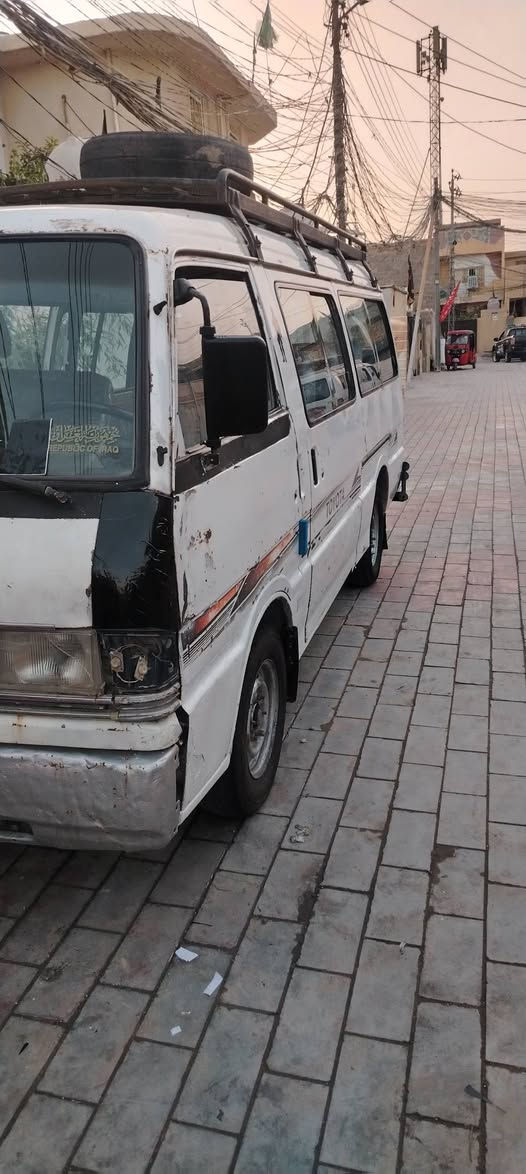 سلام عليكم
كيا مازدة للبيع محرك 3000 جديد لاتبخير ولاتنقيص كير جديد صدر توني مبدله    كشنات سياحي بلجيس  توني مدوشمهن  كاعيه جديده  سلف جديد باتري جديد سياره خطة حي العامل طب كراج  السعر 33 وبيهة مجال
***********
