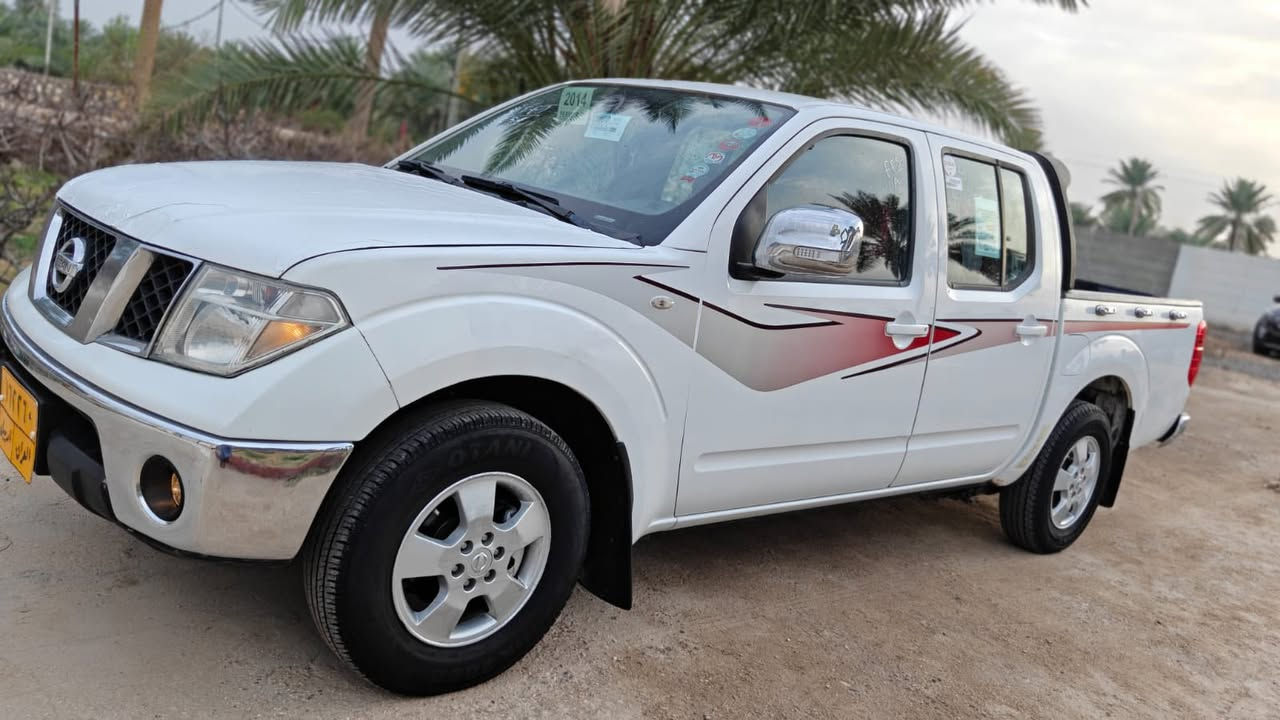 السلام عليكم للبيع نيفاره 2014 سياره كير ومكينه كفاله سياره حداديه جديده تخم تاير جديد سياره جاهزه من كلشي رقم أربيل الأماني تحويل وكاله مضمون سياره بيها صبغ خشم جملغ الأمامي وصبغ بل جملغ الخلفي من الهلال لحد حافت الباب من جوه اثر شخط بدون دواخل باقي كفاله. ومشرهن بل صور السعر118$      هاتف ***********
