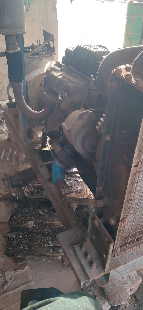 للبيع مولدة كيا 2701   راس التوليد 30 كي في 120 امبير جاهزة السعر 12 ورقة وبيها مجال العنوان الانبارالكرمه ذراع دجله الاتصال على الرقم ***********
