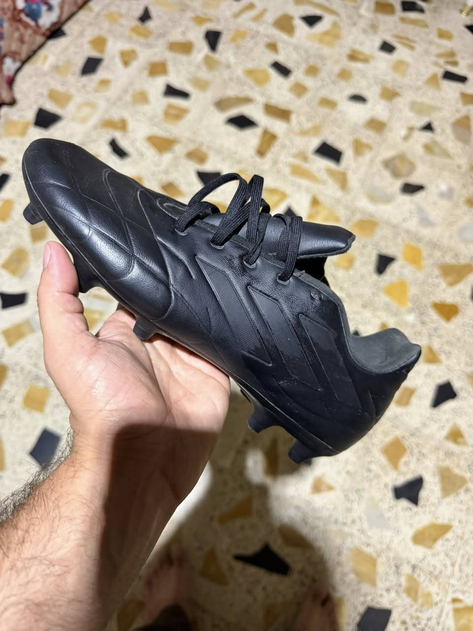 حذاء اديداس اصلي مشتري من بلجيكا قياس 42 صناعه اندنوسي خفيف مرتب كلش  
باركود يحولك الصفحه اديداس او ينطيك صوره للحذاء الصور موضحه كدامكم سعره 50 سبب البيع صغير للاسف توصيل موجود


**إذا كنت صاحب هذا الإعلان وتريد حذفه لأي سبب، رجاءا أرسل رسالة إلى الدعم الفني**
