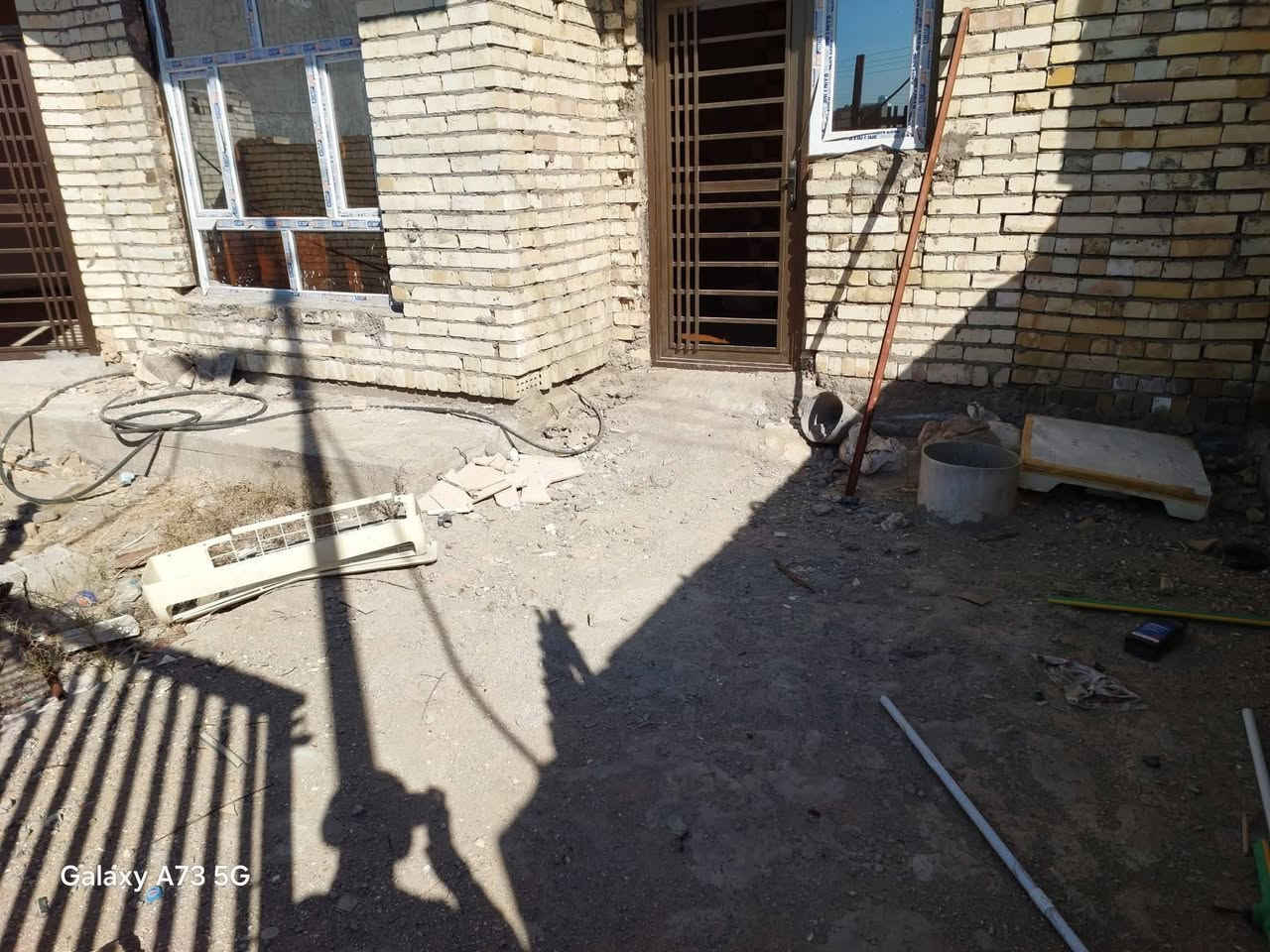 سلام عليكم بيت للبيع طابق ونص مساحة 200 متر الواجه 12.5 النزال 16 الدوره البوعيثه مجمع الرحمن شارع 25
***********
