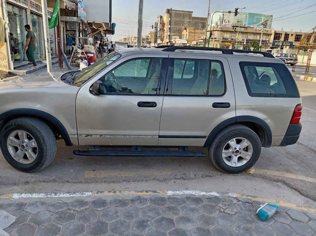 سياره فورت اكسبلور موديل 2007 مال مزاد معاملتها كامله مخصصيلها رقم بس باقيه على كمرك محورة محرك بطه كير ومحرك مكفولات مخصصيلها رقم واسط للاستفسار الاتصال على الرقم ***********
