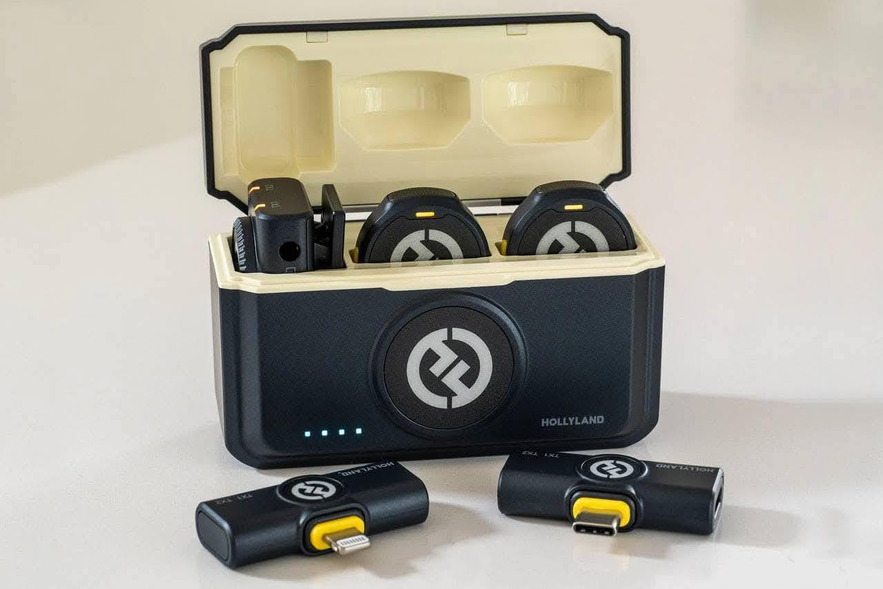 Hollyland lark m2 combo
نك مايك من هولي لاند الجيل الجديد 
موديل : Lark m2
للايفون وللتايب سي وللكاميرا 
مرسلات ثنين ومستقبل واحد
تسجيل صوت نقي وواضح بدقة عالية 
تحكم ذكي في نظام الغاء الضوضاء المحيطة 
تكدر تقلله بمستويات متعددة 
استخدام وتشغيل يصل لمدة 30 ساعة 
يغطي مساحة 300 متر 
صغير وخفيف وزنه 9 غرام فقط

استعمال مرا وحده بس على كد الفحص نضافة مية بالمية 
*********** 

السعر 120 توصيل مجاني 
سعره بالمتاجر 185 - 190 الف
