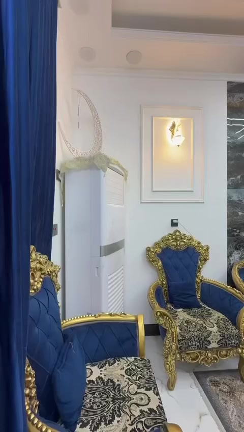 دار للبيع مساحة ١٠٠ متر حي النداء شريط الموظفين مقابل مجمع الكرار شارع ٢٠ طابق واحد بناء جديد فول 
يباع بطريقة النقد او تكدر تدفع ٦٠ مليون والباقي يحتسب رهن لمدة سنة ونص يباع مع الأثاث 
***********
