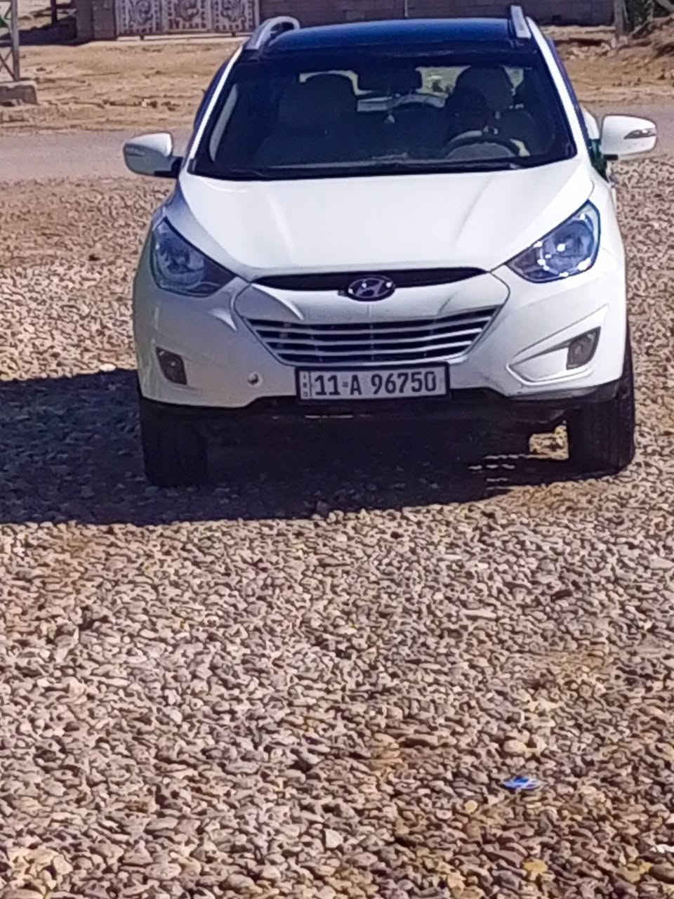 بسم الله الرحمن الرحيم
السلام عليكم 
توكسان للبيع موديل 2011 خليجي رقم بغداد باسمي تحويل مباشر بيها مكانات صبغ
 مواصفات بانوراما اشاير تحكمات كامره 
سعرها 110وبيها مجال بسيط 
مكاني واسط الزبيدية 
***********
