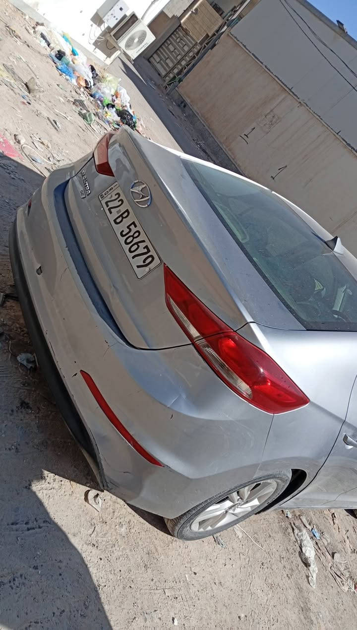 الانترا الموديل 2017 
حادثه ثلاث قطع فقط بدون دواخل سونار منشور وصور الحادث منشورهه مكينه كير حداديه خير من الله ادامه كامله للسياره 
تبريد وتدفئه خير من الله مكاني كربلاء 
هذا رقمي *********** اخوان اترجاكم لحد يدخلي ايكلي شبيهه كله واضح كبالكم بل منشور والشراي يدلل 
سعرهه 118 وبيه مجال حك الجيه وشراي يدلل كربلاء, العراق
