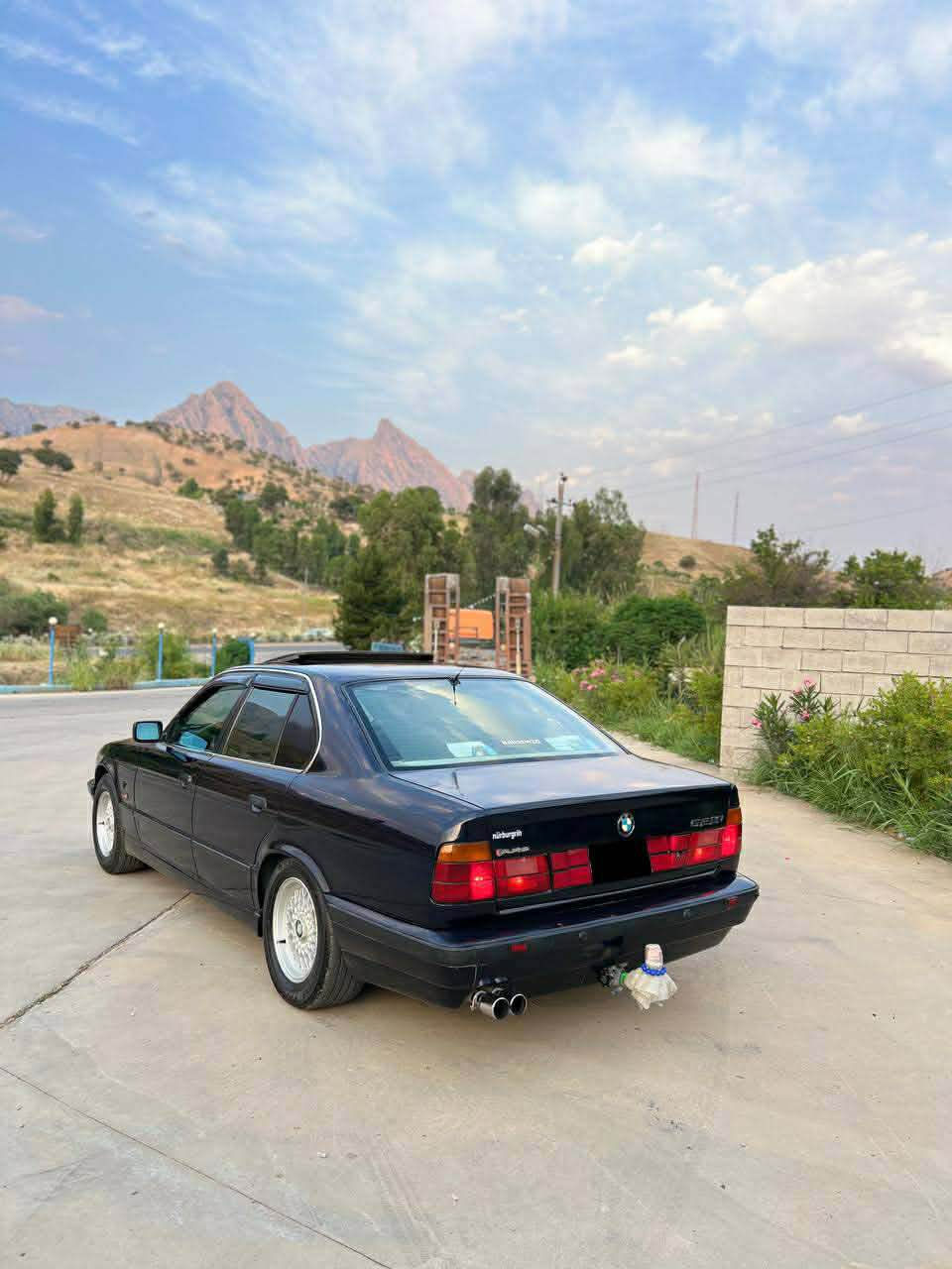 بەناوی خوای گەورەو میهرەبان

BMW 525 iA  dejetall
بیئیم 525ی دیجیتاڵ
مۆدێل 1995  
فول فول مواسەفات
ئاڕمی پلاستیکی هەولێر بەشەرتی ئاڕم و ئەوەلیات 
تەبریدی ساردو🥶گەرم😰ئیشئەکات لەسەر سویچ

گێڕ ئۆتۆماتیک  دوگمەیSبەفر مەزبوتە
ئۆڤەری ژێر ڤاچی مەزبوتە
دەمعی پێیشەوە M
قفڵ مەرکەزی
سڵایدە 
ناوفۆڕمیکا
دوو جام کارەبا
دەبڵ ئەرباک
دەبڵ چەکمەجە
ناوڕەساسیە
گێچ ئەڵقە
پەردەی بیلادی
ئاوێینە کارەبای
ئاوێنە گوێ بەرخە

دووکوشنی پێیشەوە هیـتەر و مەساج ئیش ئەکات
شەش کەلە
تەلەفۆنی بیلادیە
ABS
عەتەری پێیشەوە سپۆرت
لایت ڕەشی هیلای زەڕبی بیلادی
هۆکی بیلادی
سپێری بیلادی لەگەڵ ماوە
4تایەو ویلی تازەولۆکی بۆ بەستراوە ئی حەسیر
بێ دەعم و بێ لێدران پێیشو دواوەی کەپسە 
پێیش و پاشیم تازە داگیراوە
چاڵو قوپاوی شوختی نییە 
بەشەرتی گێڕو مەکینە و ئەکسل .
مەکینەی بوخارو دوکەڵو سەرفی نییە 
بەشەرتی 10فیتەر
لەسەیارەکەم زۆز زۆر بێ منەتم 

بۆزانیاری زیاتر پەیوەندی بکە..
***********
***********
تکایە   سەرمان مەهێیشێینن ئەگەر مشتەری نیت لەگەڵ ڕێزمدا گۆڕینەوەش ناکەم دخان, السليمانية

