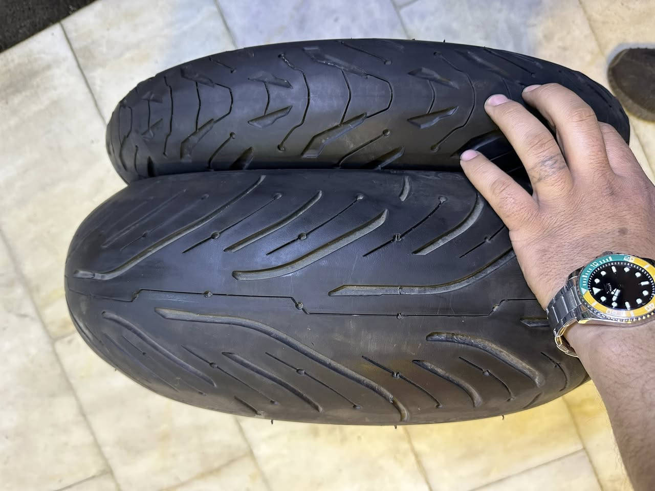 تايرات ١٩٠
كمية محدودة 
للحجز واتساب فقط
***********
