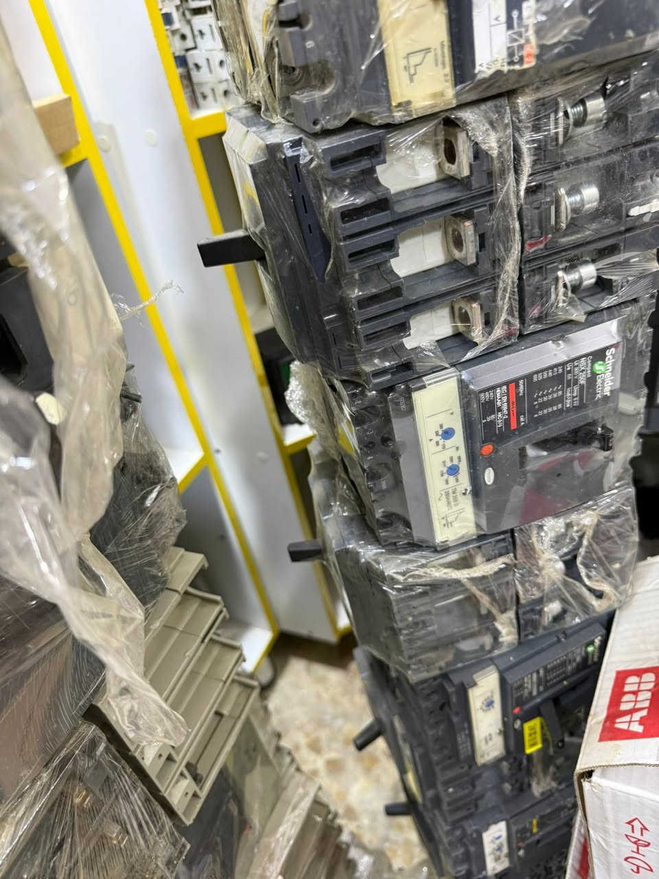 متوفر قواطع شنايدر✅
250A
400A
630A
للطلب والتواصل على الواتساب ***********📞
