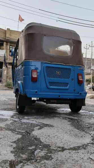 سلام عليكم تكتك للبيع 22زركه كفاله عامه رقم وسنويه كربلاء التكتك خير من الله ***********مكان بغداد حي جهاد
