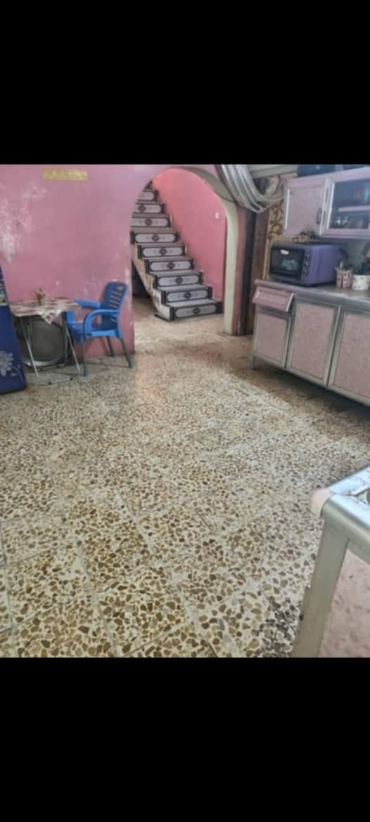 السلام عليكم دار للبيع العنوان جسر ديالى شبكة أبو إسماعيل خلف افران سنبلة خدمات مي و كهرباء و شارع تبليط المساحة 250 متر واجهة 10 و نزال 25 التفاصيل مثل ما موضح بالصورة السعر 87 مليون و بيه مجال للاستفسار الاتصال على الرقم التالي ***********
