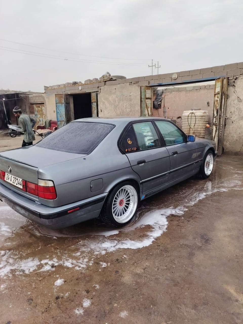 🚗 سيارة بي إم دبليو موديل 1992
السيارة جاهزة للأخير، مرشوشه جمالية فقط.
🔹 مكينة  مسكر + كير كفاله 
، رقم إنكليزي
🔹 وكالة عامة باسمي (تحويل ثاني يوم)
🔹 تبريد ثلج ❄️
🔹 كهربائيات على وضع الشركة
🔹  ترايك 200 شرط
💰 السعر: 64 قابل للتفاوض 
📍 المكان: البصرة – الزبير
📞 للتواصل: 0772 954 5718 البصرة, العراق
