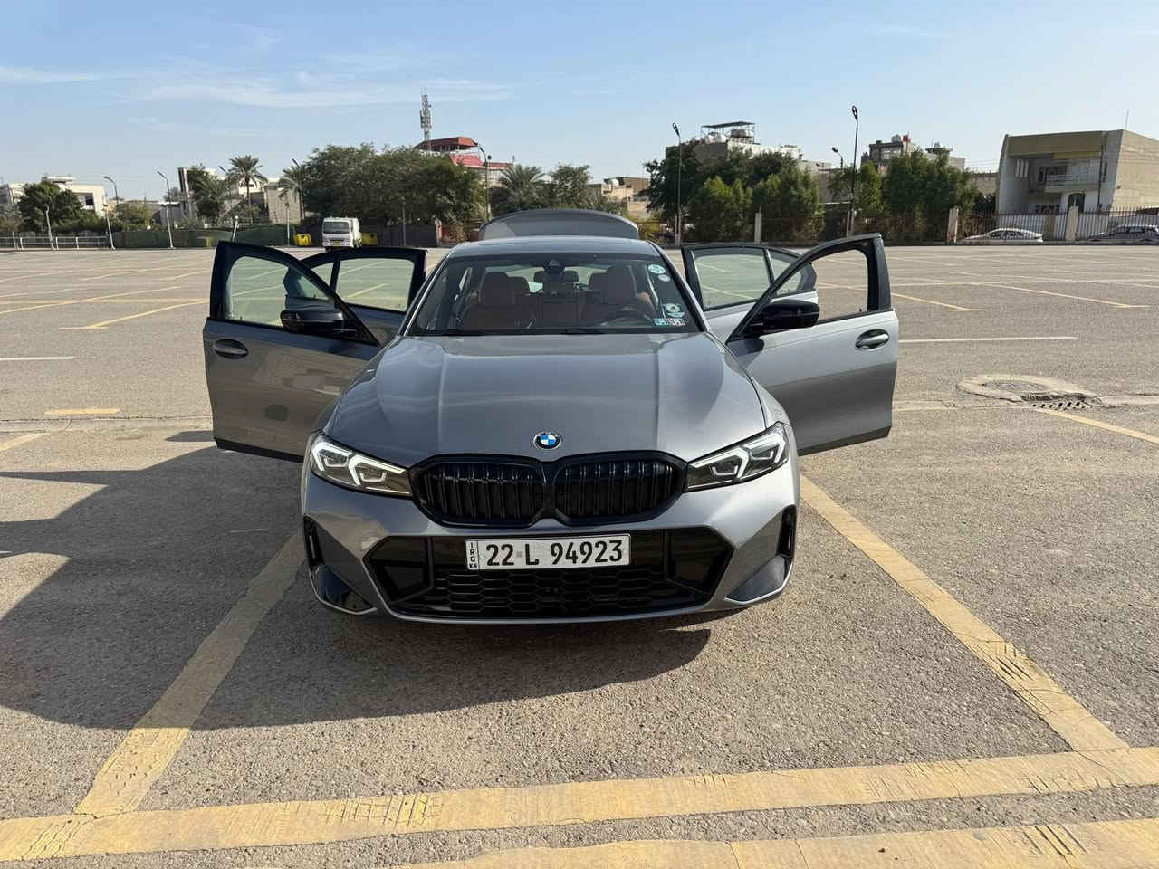 BMW 2024 330i 
Xdrive 
ممشى السيارة ٣٥ الف كيلو متر 

مواصفات bmw 330i معروفة 

حادث السيارة ( جاملع وبنيد صبغ ) السيارة كاملة وجاهزة بدون نقص 

مكانها بغداد 

*********** | *********** 

سعرها : 33,700$
