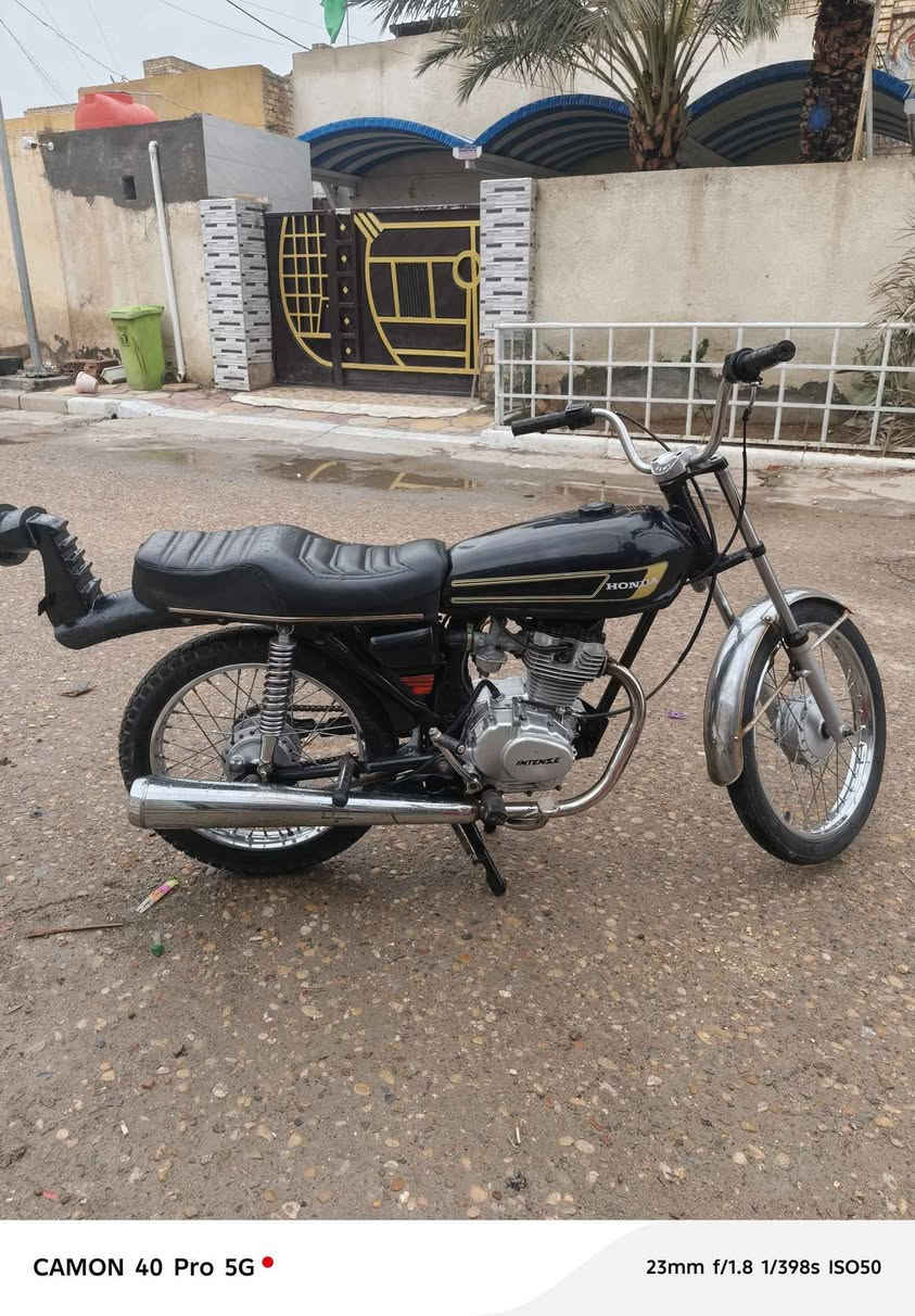 دراجه نامه محرك انتنس دراجه نضيفه شوفت عينك دراجه بدون أوراق تعمير مفتوحة مره وحده سعر (600) وبيه مجال لشراي هاذه رقم *********** Singapore
