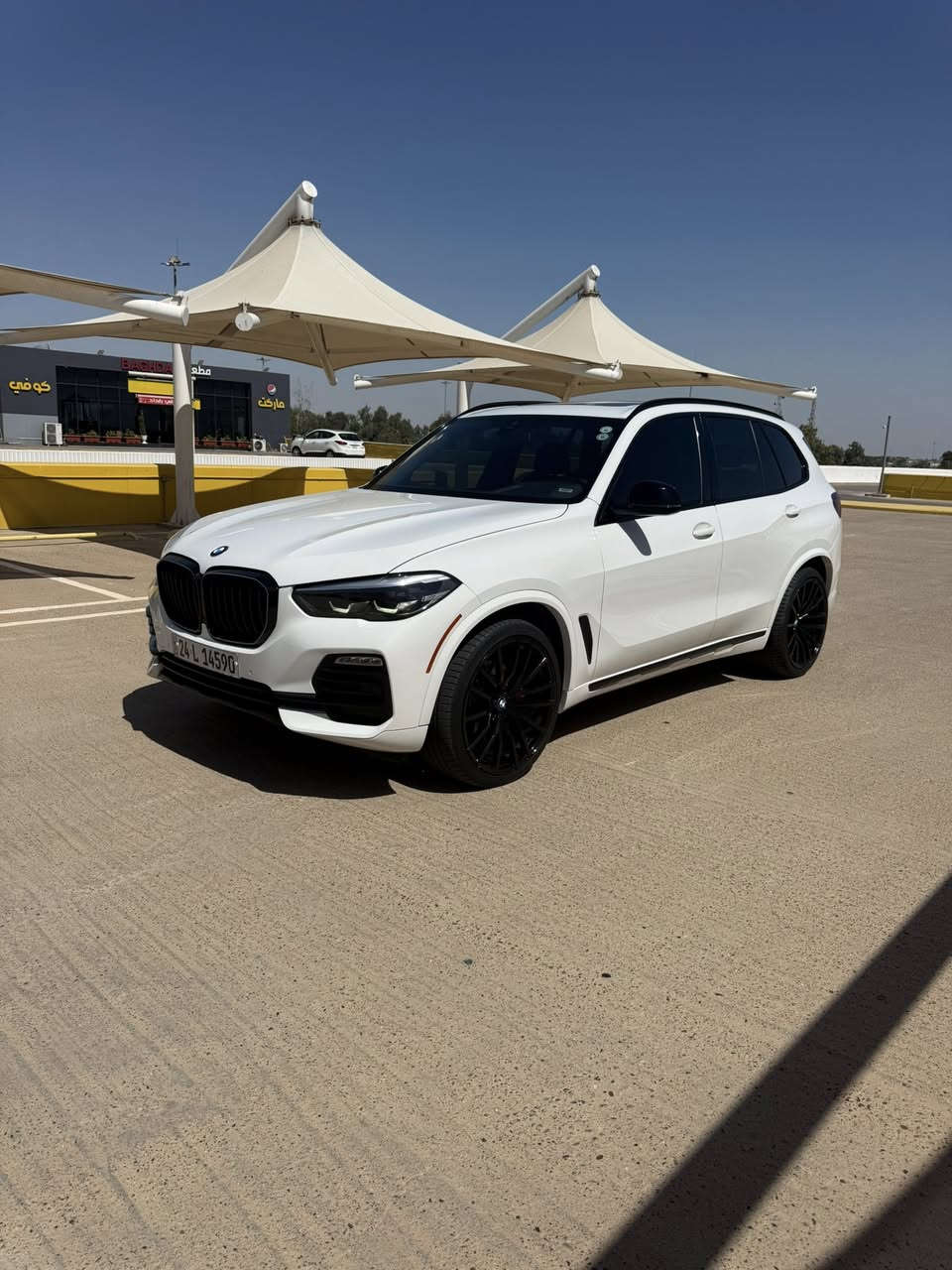 السلام عليكم للبيع bmw x5 2019
X drive 40i
ماشيه 92 الف مايل كلين تايتل كنديه
السعر 34000 دولار
***********
