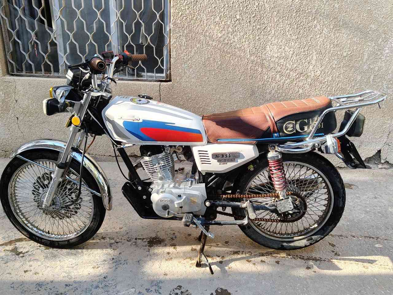 السلام عليكم دراجه البيع اربعه كير فول نضافه وراق سكنر موديل 23طالعه بل 25دراجه كلش حلوه وراقهة كامله وبنفس اليوم اتكاتب بيهة. سعرهة 550وبيهة مجال الطيبين كربلاء الحر  ‏‪0786 032 6030‬‏     0776 620 7577
