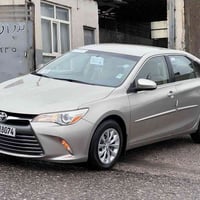 تيوتا كامري موديل 2017  ماشي 75 الف مايل موصفات LE وارد أمريكي  لون مو...