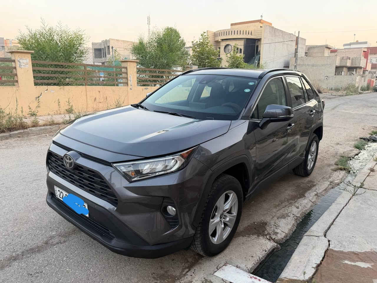 تيوتا راڤ 4 -2021 XLE
محرك 2500 بنزين فقط 
وارد اميركي
فول مواصفات 
فتحه سقف
شاشه كبيره
تشغيل بصمه
بصمه ابواب لمس
سايد بريك كهربائي
انضمه قياده
نظام اوتو هولد
تحكمات ستيرن
كامره خلفيه
حساسات
رادارات
لايت LED
كشنات مخمل
كشن امامي كهرباء
كشنات خلفيه قلابه
جنطه كهرباء
حادث شبرين بالصندوق موضح في الصور
تعديل بارد باب الخلفي موضح في الصور 
ارباكات سليم
سيارة باسمي هزه وفحص جديد 
العنوان : موصل الجانب الايسر
***********
