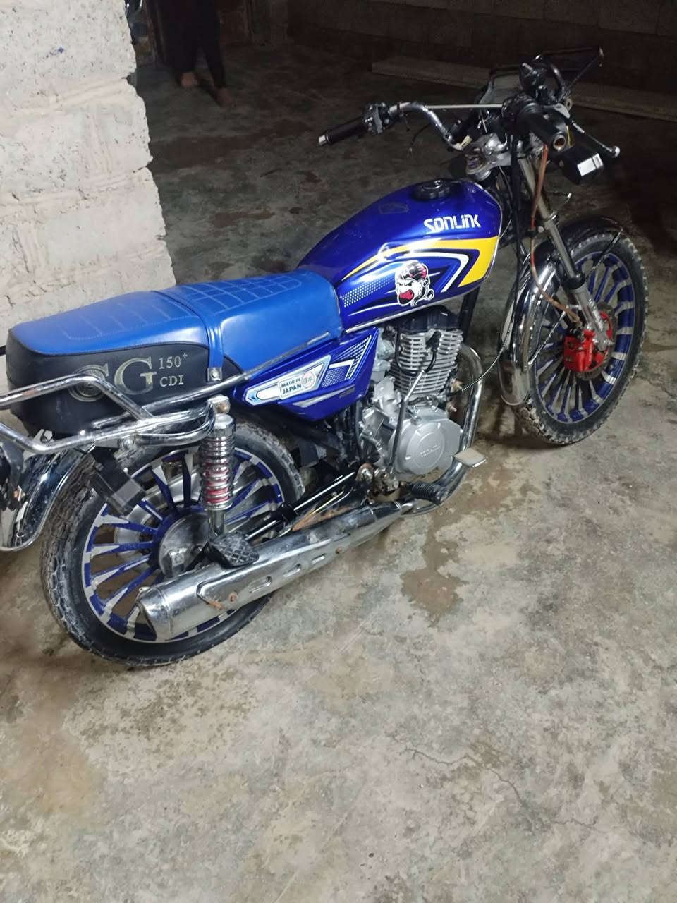 سلام عليكم دراجه لبيع سعر ٦٥٠ وبيها مجال شويه


**إذا كنت صاحب هذا الإعلان وتريد حذفه لأي سبب، رجاءا أرسل رسالة إلى الدعم الفني**