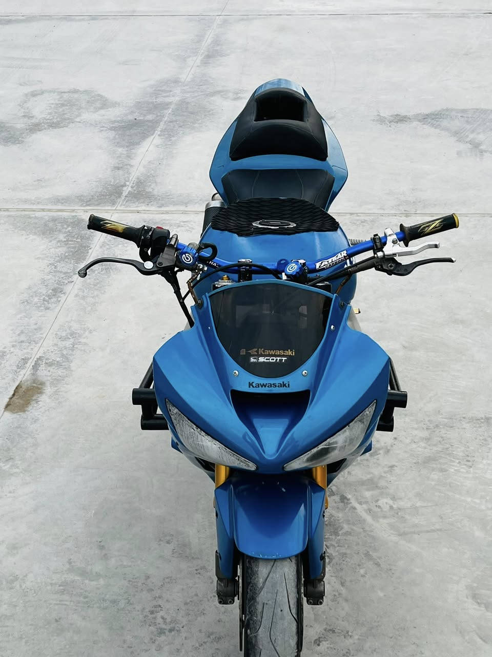 سلام عليكم جميعاً كاوسكي. 2004 دراجه بلاديه مال لعب الدراجه جديده 🔥

ونكره سلف بكل وكت عليها ادامه جديده. وبيها صالنصه مايف 

وبيها شغلات خير من لله ودراجه شوفت عينك. تجي تفحص وتشوف 🔥

مكان بغداد البياع تقاطع درويش للتصال #***********
